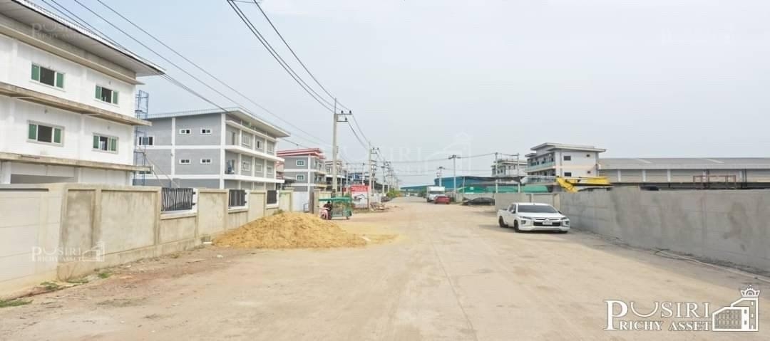 โรงงานโมเดิร์น ขนาดกระทัดรัด ราคาพิเศษ พร้อมออฟฟิต 2 ชั้น พื้นที่ 554 ตร.ม. มี 2 หลัง ใกล้ ถ. เศรษฐกิจ 1  KK4938S