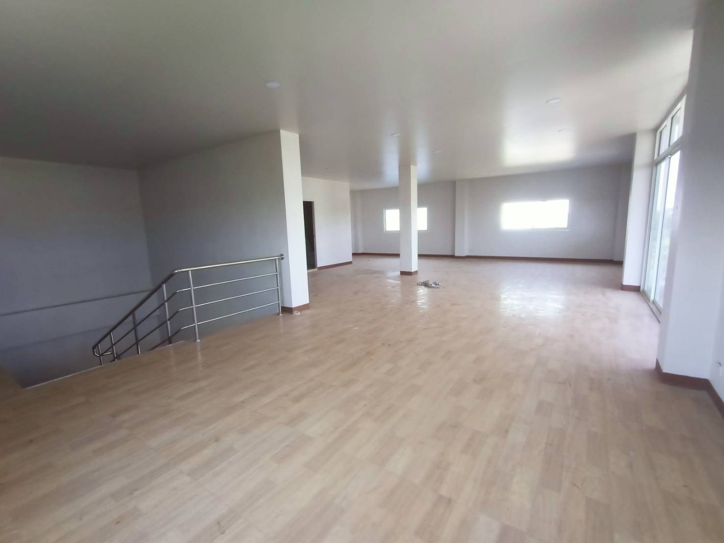 ขายหรือให้เช่า โรงงาน โกดัง พื้นที่สีม่วง ในที่ดิน 1.5 ไร่ ออฟฟิศ 3 ชั้น อำเภอเมือง สมุทรสาคร