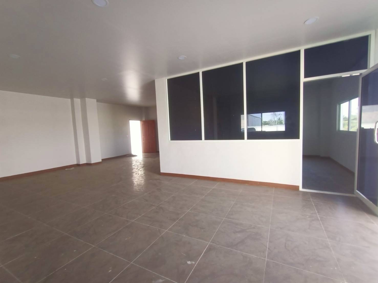 ขายหรือให้เช่า โรงงาน โกดัง พื้นที่สีม่วง ในที่ดิน 1.5 ไร่ ออฟฟิศ 3 ชั้น อำเภอเมือง สมุทรสาคร