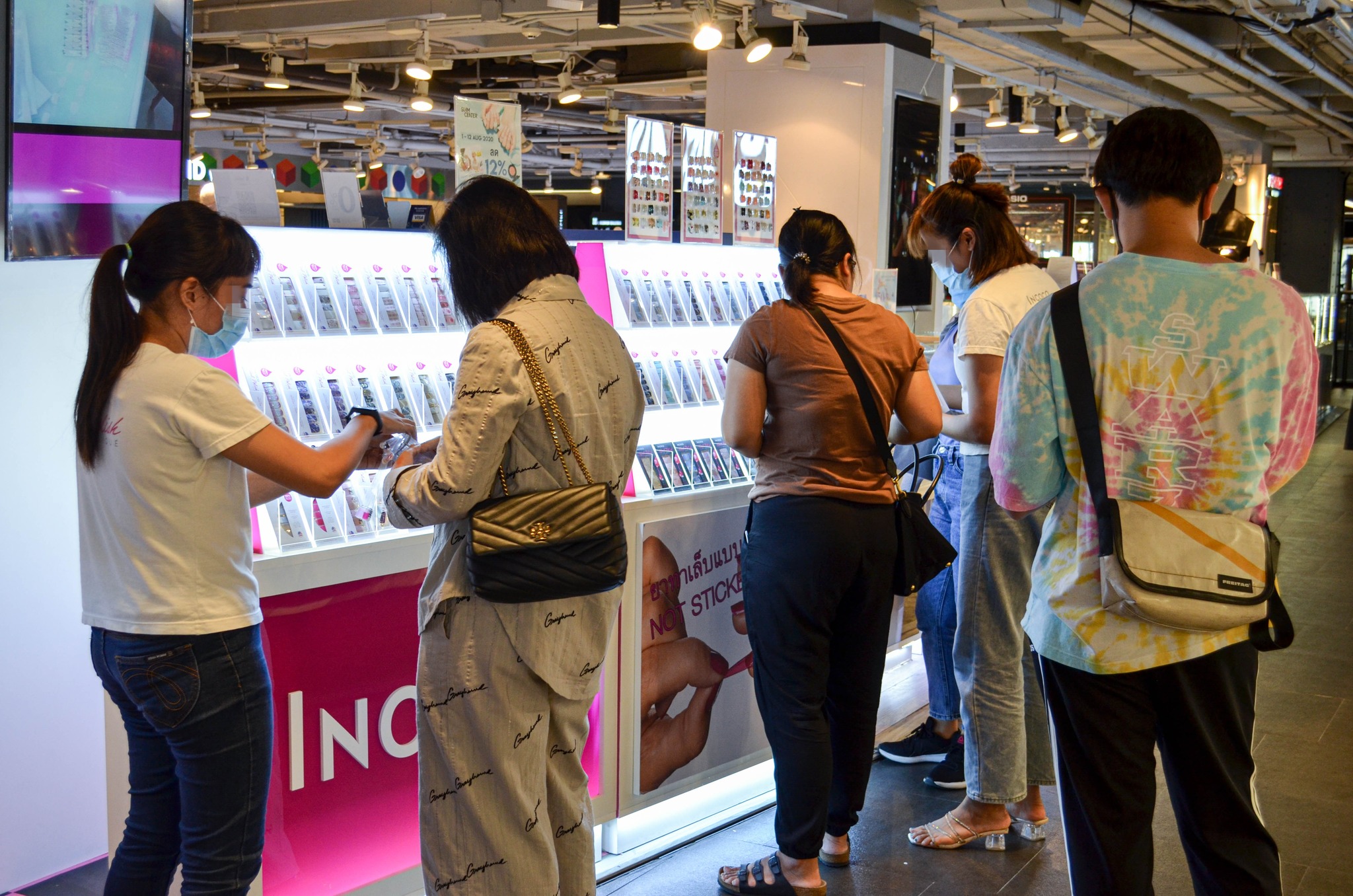 เซ้ง‼️ ร้านทำเล็บ พร้อมสินค้ายาทาเล็บแบบแผ่น INCOCO & Pink Nova #ในเซ็นทรัลพระราม 9