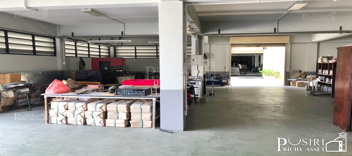 โรงงาน 2 ชั้น 361 วา สภาพใหม่ พื้นที่ใช้สอย 1,200 ตร.ม. สาธารณูปโภคครบ จับจ่ายใช้สอยง่าย