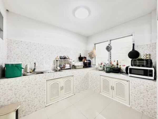  บ้านแฝด หมู่บ้าน เอซี เฮ้าส์ 3 ลำลูกกา คลอง 4