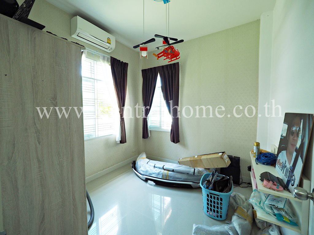 บ้านแฝด หมู่บ้าน กิตตินคร การ์เด้น วิลล์ บางพลี หน้าบ้านไม่ชนใคร