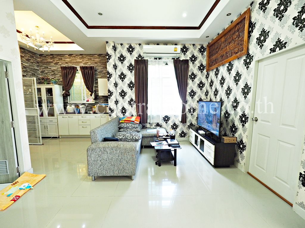 บ้านแฝด หมู่บ้าน กิตตินคร การ์เด้น วิลล์ บางพลี หน้าบ้านไม่ชนใคร