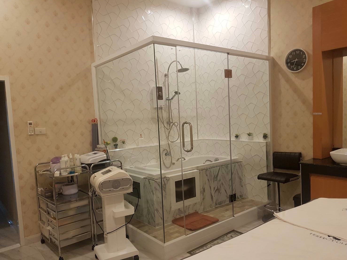 ให้เช่า‼️ คลินิค+พร้อมอุปกรณ์+ตกแต่ง #ความงามและศัลยกรรม #พัทยา