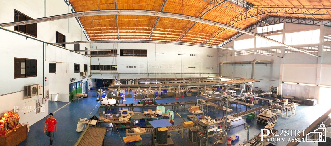 โรงงานพื้นอีพ็อกซี่ใหญ่เกือบ 3 ไร่ พื้นที่ใช้สอยกว่า 4,400 ตร.ม. พร้อมออฟฟิศ ห้องพักคนงาน และพื้นที่ด้านหลังที่สามารถต่อเติมได้ ใกล้คลองสี่วา 500 ม.