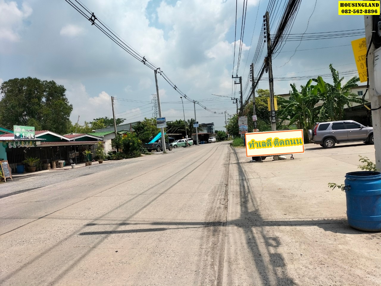 ขายทาวน์โฮม 3 ชั้น หมู่บ้านเดอะคัลเลอร์  ถนนคลอง 4 ลาดสวาย  -ตำบลลาดสวาย อำเภอลำลูกกา จังหวัดปทุมธานี