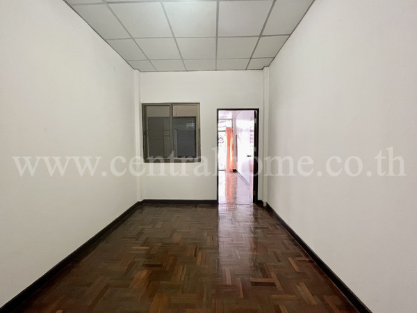 ทาวน์เฮ้าส์ บ้านแก้ว วิลล่า 2 ลาดพร้าว - วังหิน 68