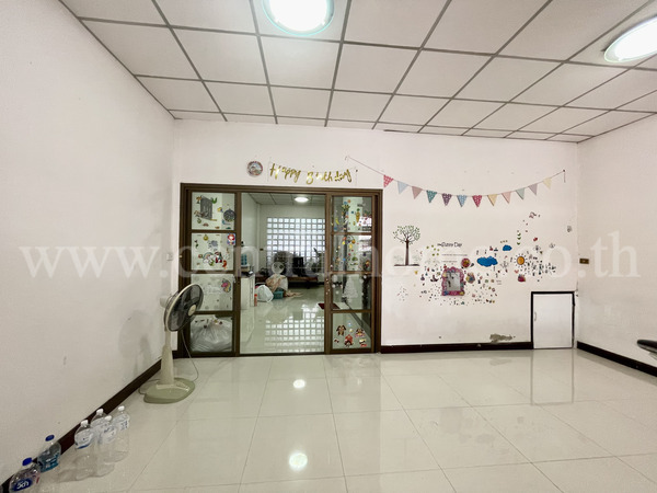 ทาวน์เฮ้าส์ บ้านแก้ว วิลล่า 2 ลาดพร้าว - วังหิน 68