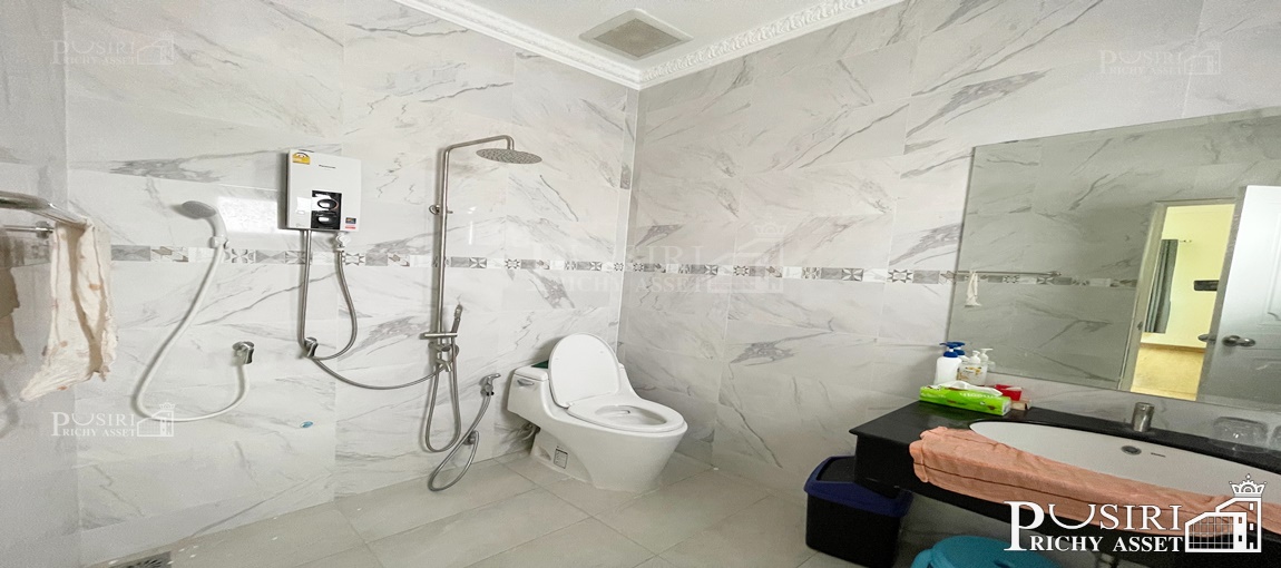 โรงงานพลาสติกเกือบ 5 ไร่ ใหม่ ตัวโรงงานใหญ่ 6,300 ตร.ม. รับโหลด 5 ตัน ติดถนน 2 ด้าน พร้อมใบ รง.4  หม้อแปลง 500 KVA บ้านพักคนงาน ใกล้ ถ.เศรษฐกิจ-พระราม 2