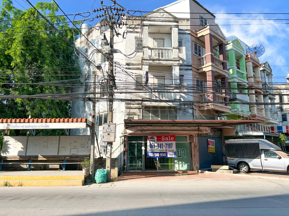  อาคารพาณิชย์ ซอย ท่าอิฐ ติดถนน หลังมุม ใกล้ตลาดนัดสามแยกซอยท่าอิฐ