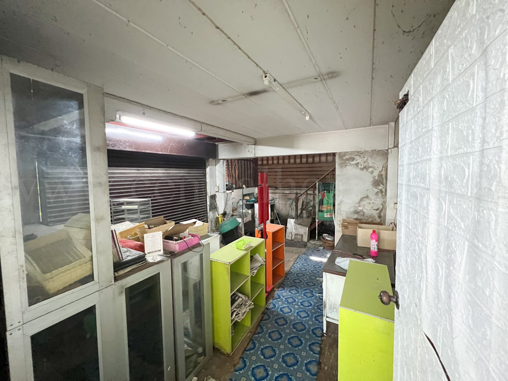  อาคารพาณิชย์ ซอย ท่าอิฐ ติดถนน หลังมุม ใกล้ตลาดนัดสามแยกซอยท่าอิฐ