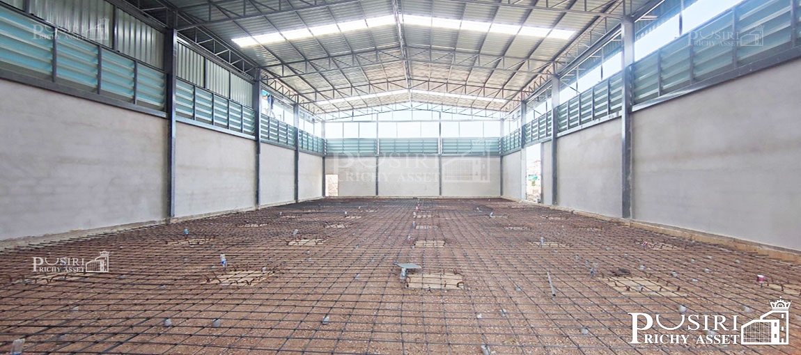 โรงงานโมเดิร์น ขนาดกระทัดรัด 227 วา ราคาพิเศษ เพียง 9.9 ล้าน พร้อมออฟฟิต 2 ชั้น พื้นที่ 554 ตร.ม. มี 2 หลัง ใกล้ ถ. เศรษฐกิจ 1