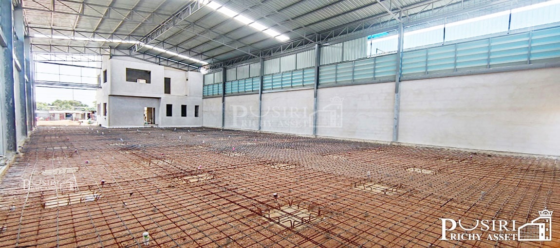 โรงงานโมเดิร์น ขนาดกระทัดรัด 227 วา ราคาพิเศษ เพียง 9.9 ล้าน พร้อมออฟฟิต 2 ชั้น พื้นที่ 554 ตร.ม. มี 2 หลัง ใกล้ ถ. เศรษฐกิจ 1