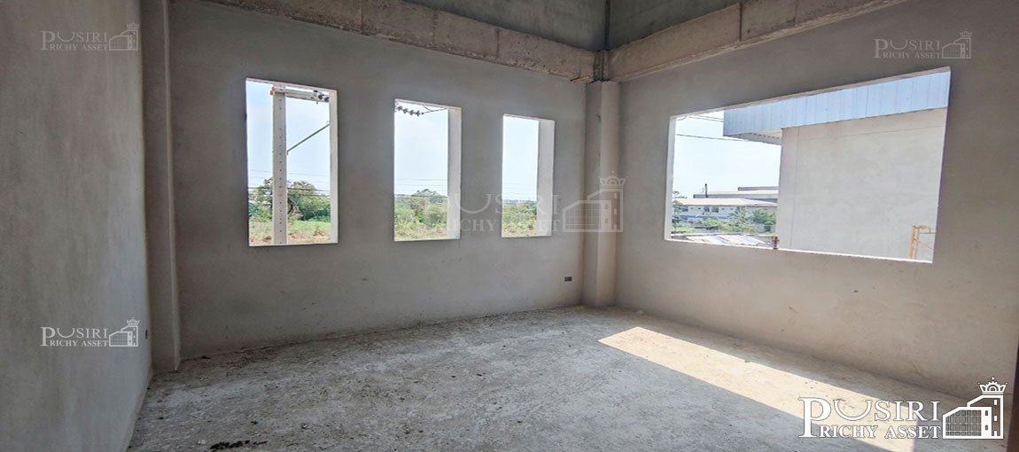 โรงงานโมเดิร์น ขนาดกระทัดรัด 227 วา ราคาพิเศษ เพียง 9.9 ล้าน พร้อมออฟฟิต 2 ชั้น พื้นที่ 554 ตร.ม. มี 2 หลัง ใกล้ ถ. เศรษฐกิจ 1