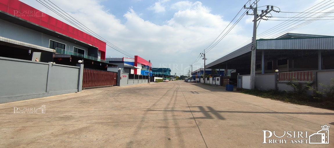 โรงงานโมเดิร์น ขนาดกระทัดรัด 227 วา ราคาพิเศษ เพียง 9.9 ล้าน พร้อมออฟฟิต 2 ชั้น พื้นที่ 554 ตร.ม. มี 2 หลัง ใกล้ ถ. เศรษฐกิจ 1
