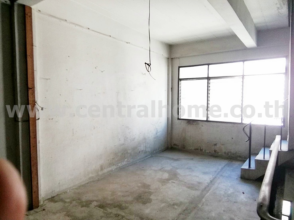 อาคารพาณิชย์ หมู่บ้าน พัชราภรณ์ สุขสวัสดิ์ 62/2