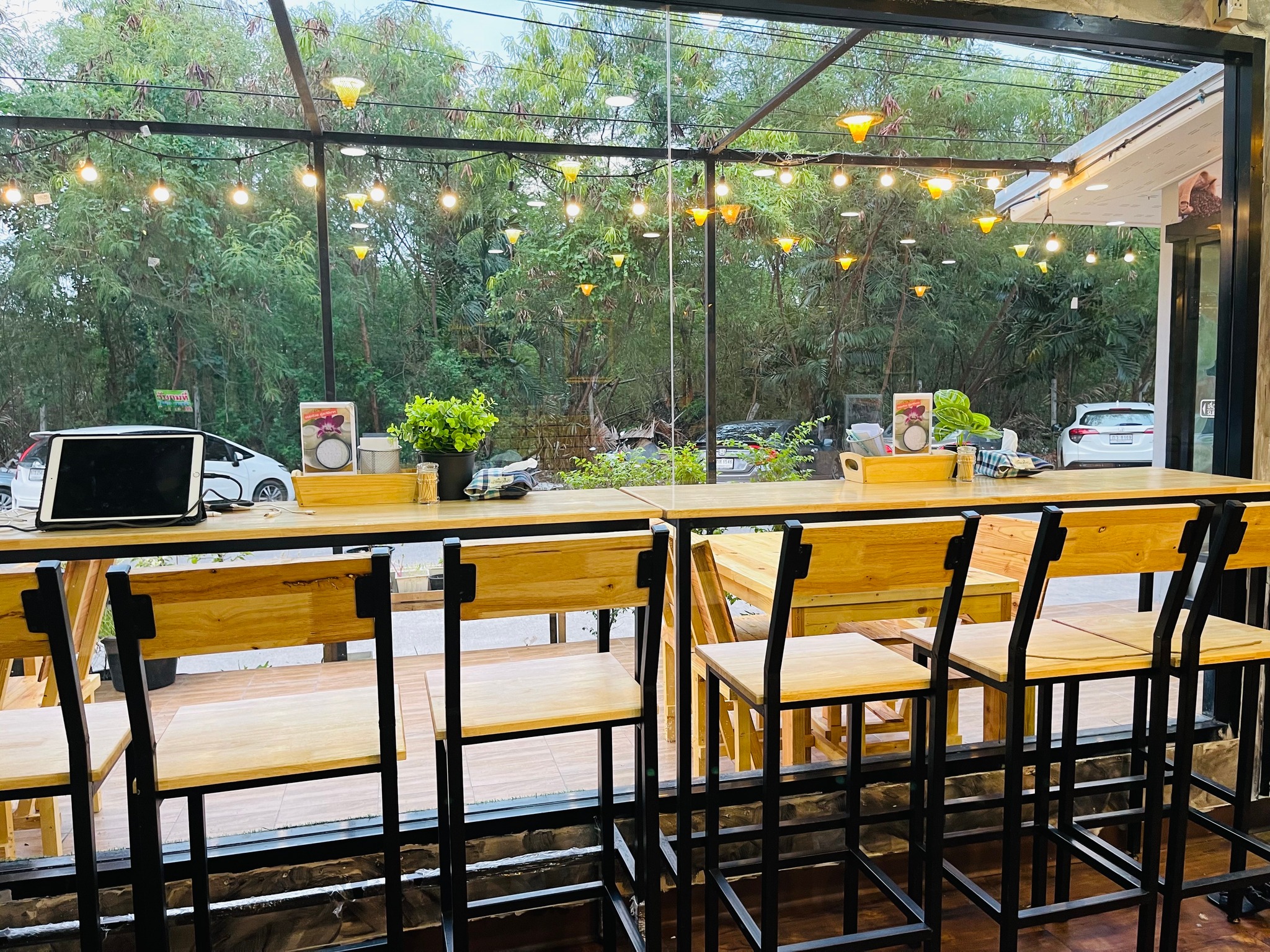 เซ้งด่วน ร้านอาหารอีสาน-ยำ-ตามสั่ง  #มีคาเฟ่ในตัว  #ติดBTSศรีนครินทร์38