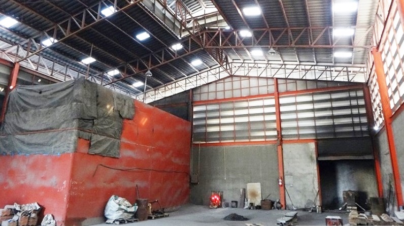 โรงหลอม 2 ไร่ พร้อมใช้ มีใบ รง.4 บ้านและ พื้นที่เหลือให้ขยายได้ หมดกังวล เรื่องร้องเรียน เดินทางง่ายมากๆ ถ.เอกชัย - ขายโรงงานสมุทรสาคร