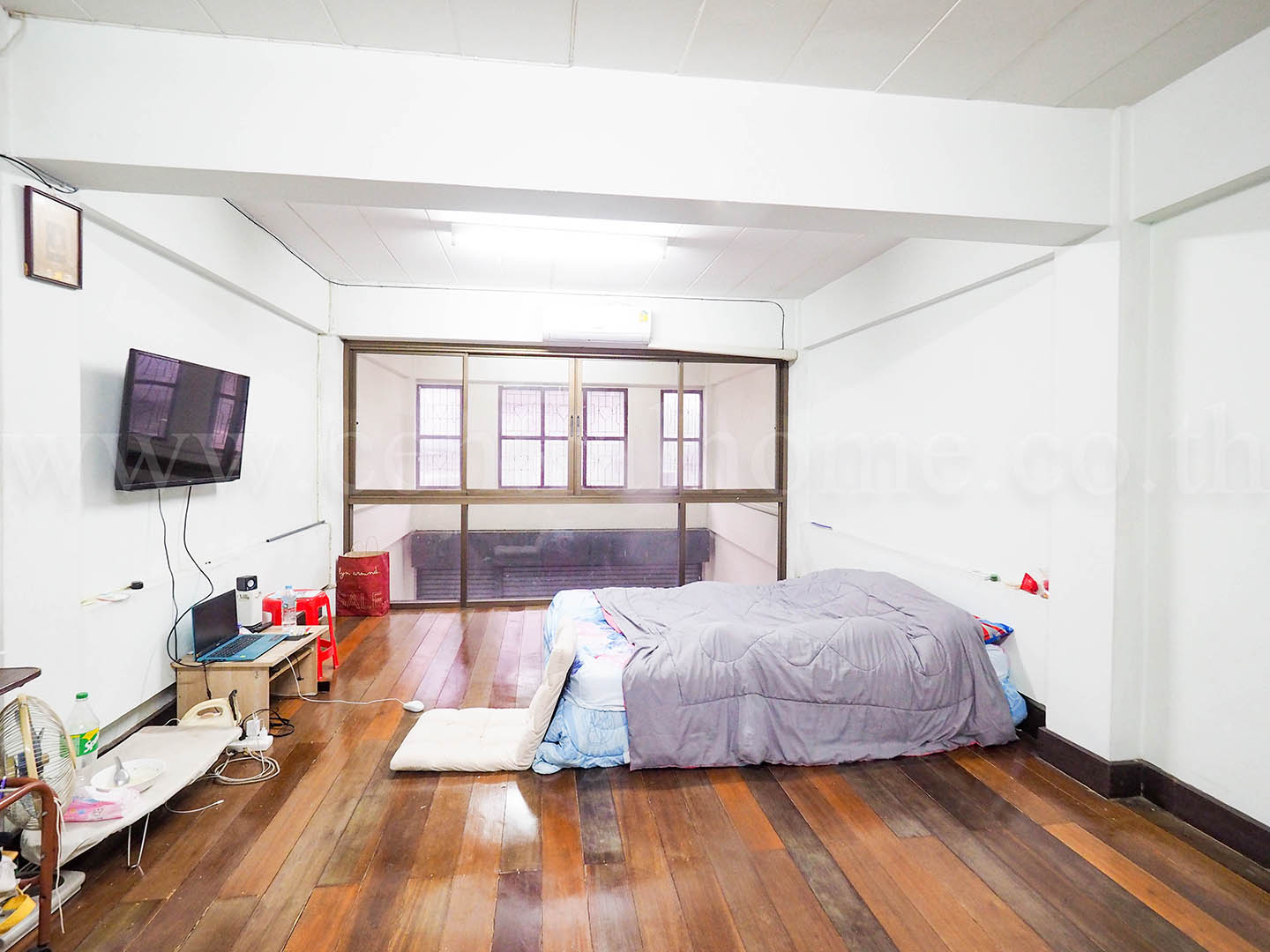 อาคารพาณิชย์ 4.5 ชั้น ซ.กรุงเทพนนท์8