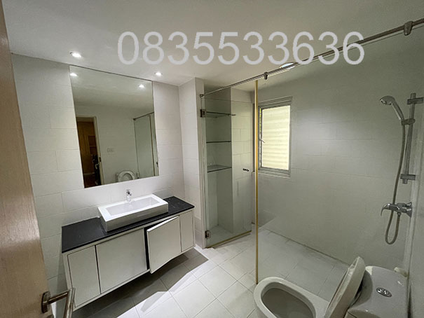 ขายหรือให้เช่าตึกแถว อาคารพาณิชย์4ชั้น หลังมุม ติดถนนใหญ่พระราม9 จอดรถได้เยอะ เดินทางสะดวกมาก โทร. 0835533636