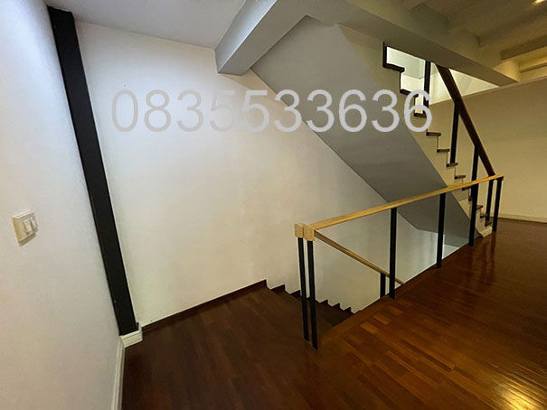 ขายหรือให้เช่าตึกแถว อาคารพาณิชย์4ชั้น หลังมุม ติดถนนใหญ่พระราม9 จอดรถได้เยอะ เดินทางสะดวกมาก โทร. 0835533636