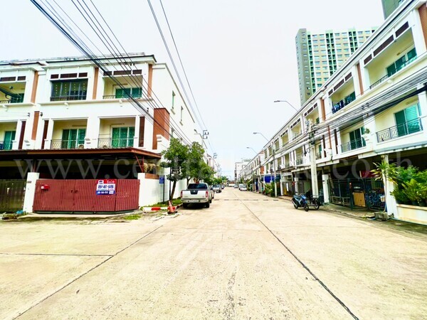 ทาวน์โฮม วิชั่น สมาร์ท ซิตี้ พระราม 5 - นครอินทร์