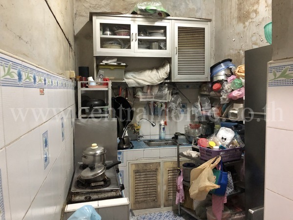 อาคารพาณิชย์ 2 คูหา ใกล้ โบ๊เบ๊ ถนน กรุงเกษม