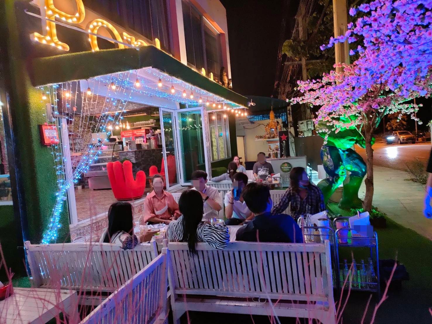 เซ้ง! ร้านอาหารคาเฟ่  #กาแฟกึ่งร้านเหล้า @ทวีวัฒนา 13/1 เขตทวีวัฒนา