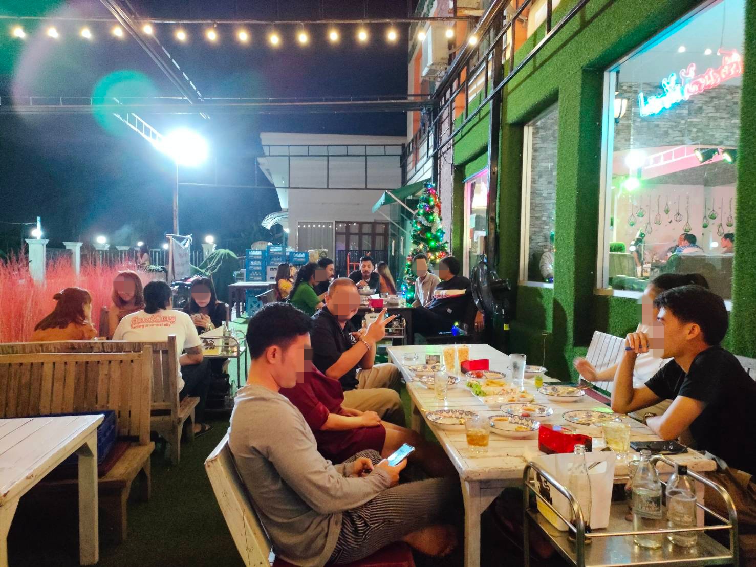 เซ้ง! ร้านอาหารคาเฟ่  #กาแฟกึ่งร้านเหล้า @ทวีวัฒนา 13/1 เขตทวีวัฒนา