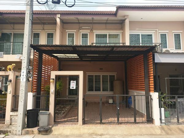 ให้เช่า ทาวน์เฮ้าส์ เลียบคลองสอง คลองสามวา ใกล้แฟชั่นไอสแลนด์-หมู่บ้านพาทาโกเนีย อยู่ระหว่าง ซ.เลียบคลอง28กับ30 ไม่รับสัตว์เลี้ยงครับ