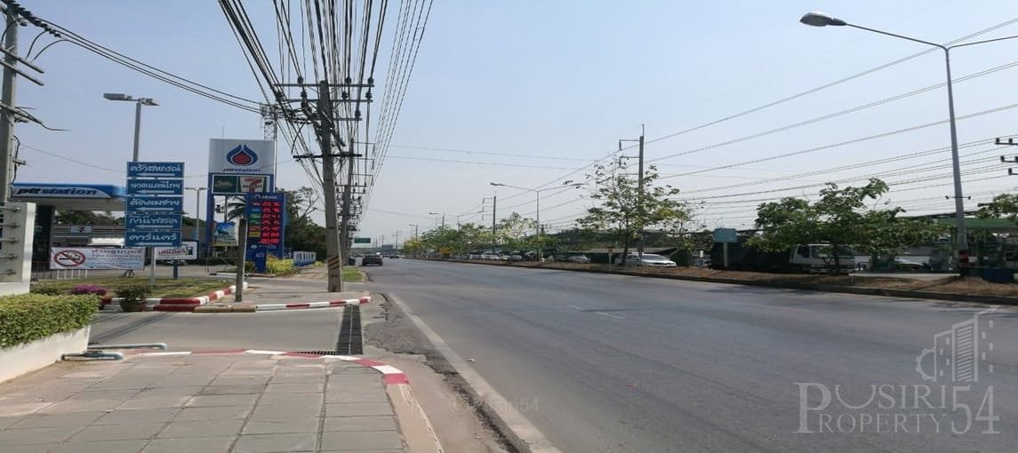 ที่สวย ปลูกบ้าน/โกดังขนาดเล็ก 186.6 วา สะดวก ติดถนน 3 ด้าน ในซอย ค่ายกำแพงเพชร ใกล้เศรษฐกิจ และ พุทธสาคร