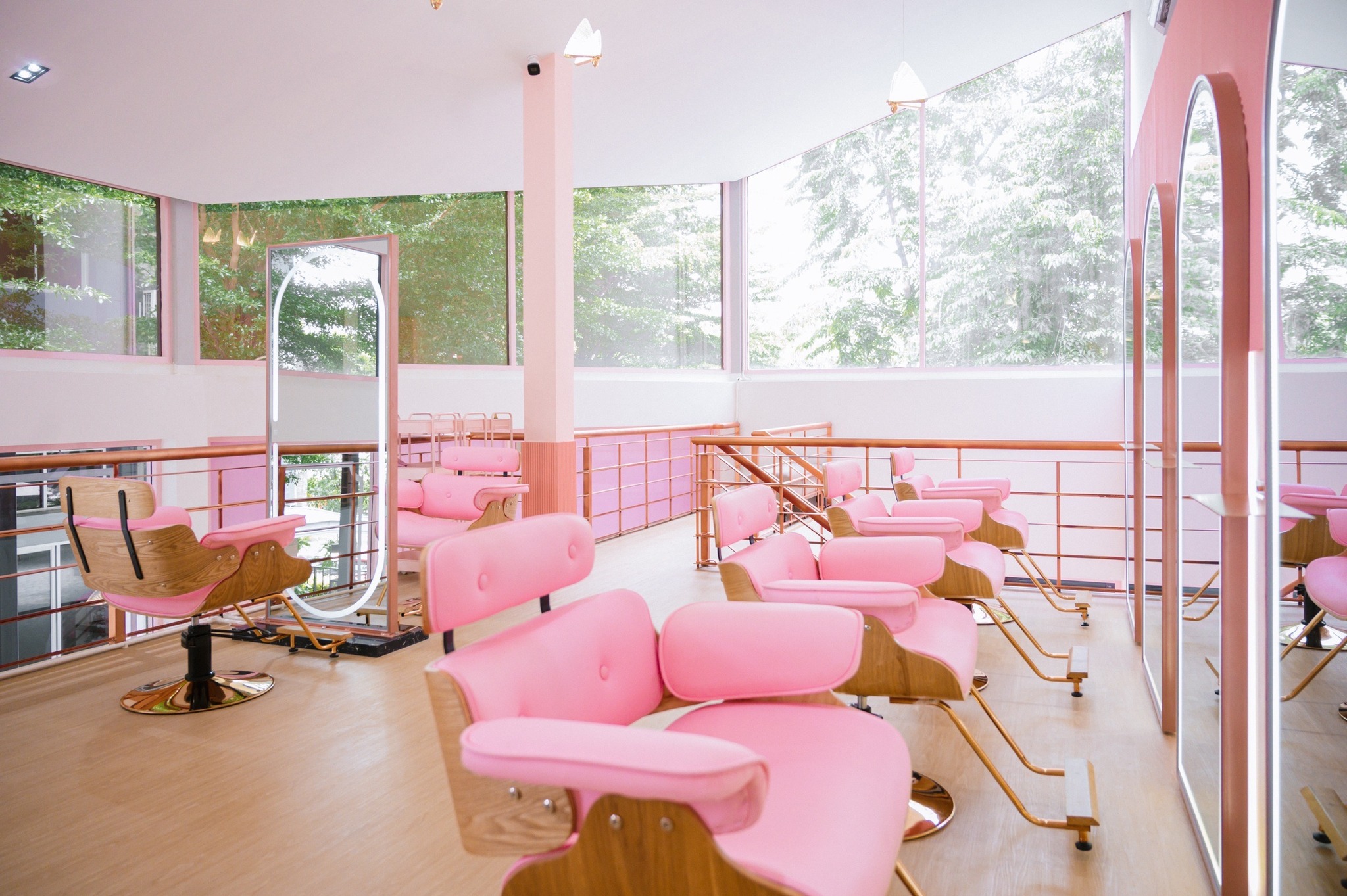 เซ้งร้าน! ทำเล็บ-ทำผม  #ร้านสวยมาก #พร้อมช่างประจำ @วังทองหลาง กทม