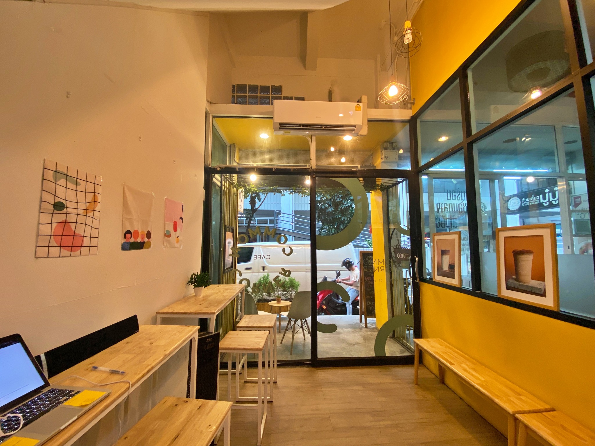 เซ้งด่วน! ร้านกาแฟ  #สีลมซอย3 #หน้าทางเข้าตลาดละลายทรัพย์ 