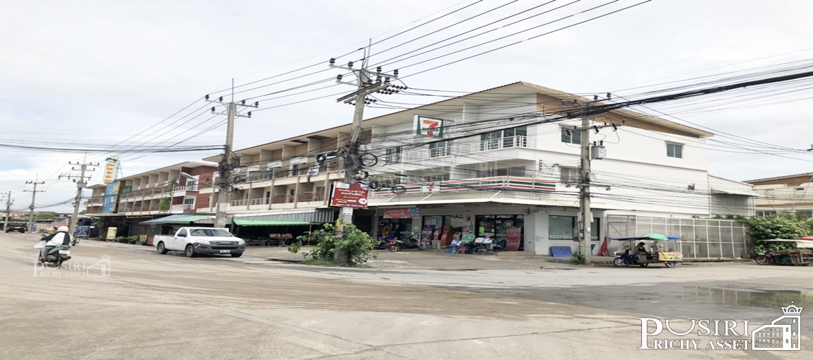 โรงงานพลาสติกเกือบ 5 ไร่ ใหม่ ตัวโรงงานใหญ่ 6,300 ตร.ม. รับโหลด 5 ตัน ติดถนน 2 ด้าน พร้อมใบ รง.4 + หม้อแปลง 500 KVA และบ้านพักคนงาน ใกล้ ถ.เศรษฐกิจ-พระราม 2