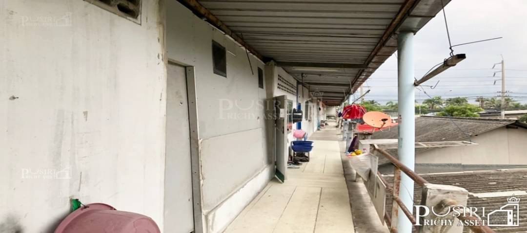 โกดังติดถนนใหญ่ในราคาถนนซอย พร้อมสำนักงาน บ้านพักคนงาน 1 ไร่เศษ 