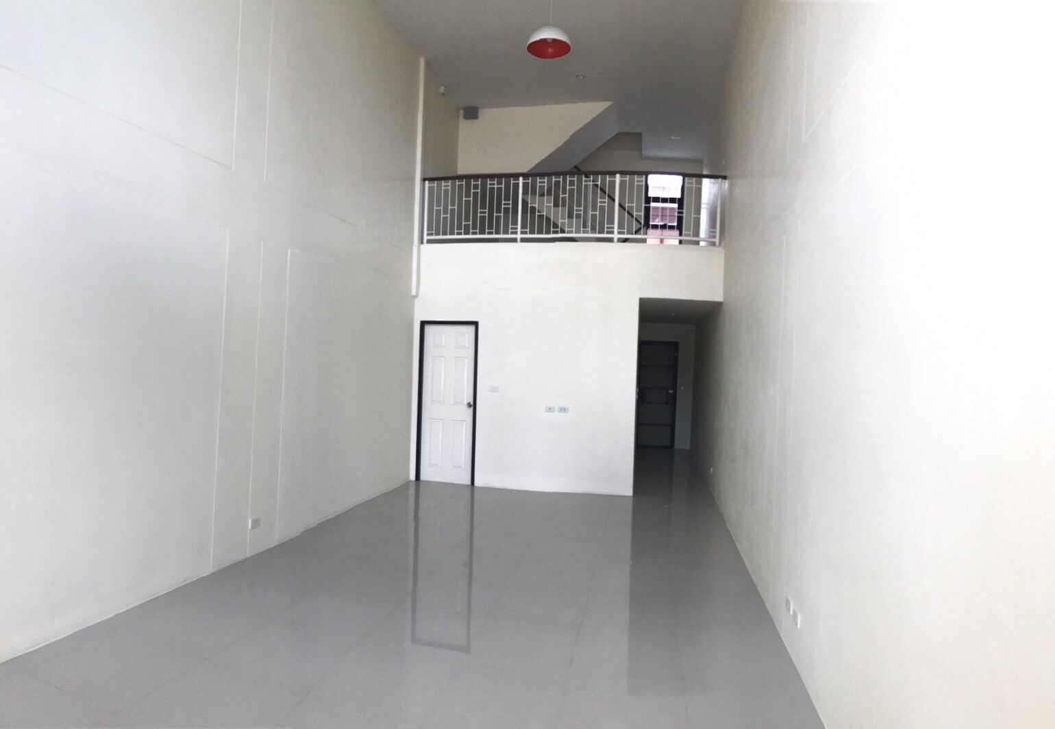 ขาย/ให้เช่าอาคารพาณิชย์ใหม่ 3 ชั้นครึ่ง ทำเลดี สันติธรรม ข่วงสิงห์ เจ็ดยอด ตลาดธานินทร์ อ เมือง เชียงใหม่