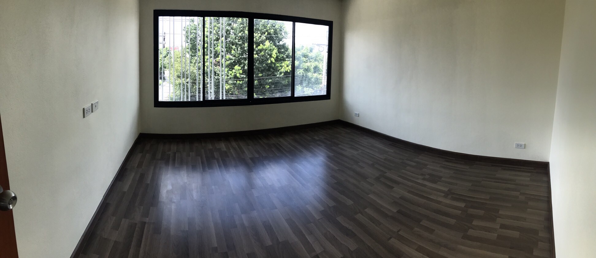 ขาย/ให้เช่าอาคารพาณิชย์ใหม่ 3 ชั้นครึ่ง ทำเลดี สันติธรรม ข่วงสิงห์ เจ็ดยอด ตลาดธานินทร์ อ เมือง เชียงใหม่