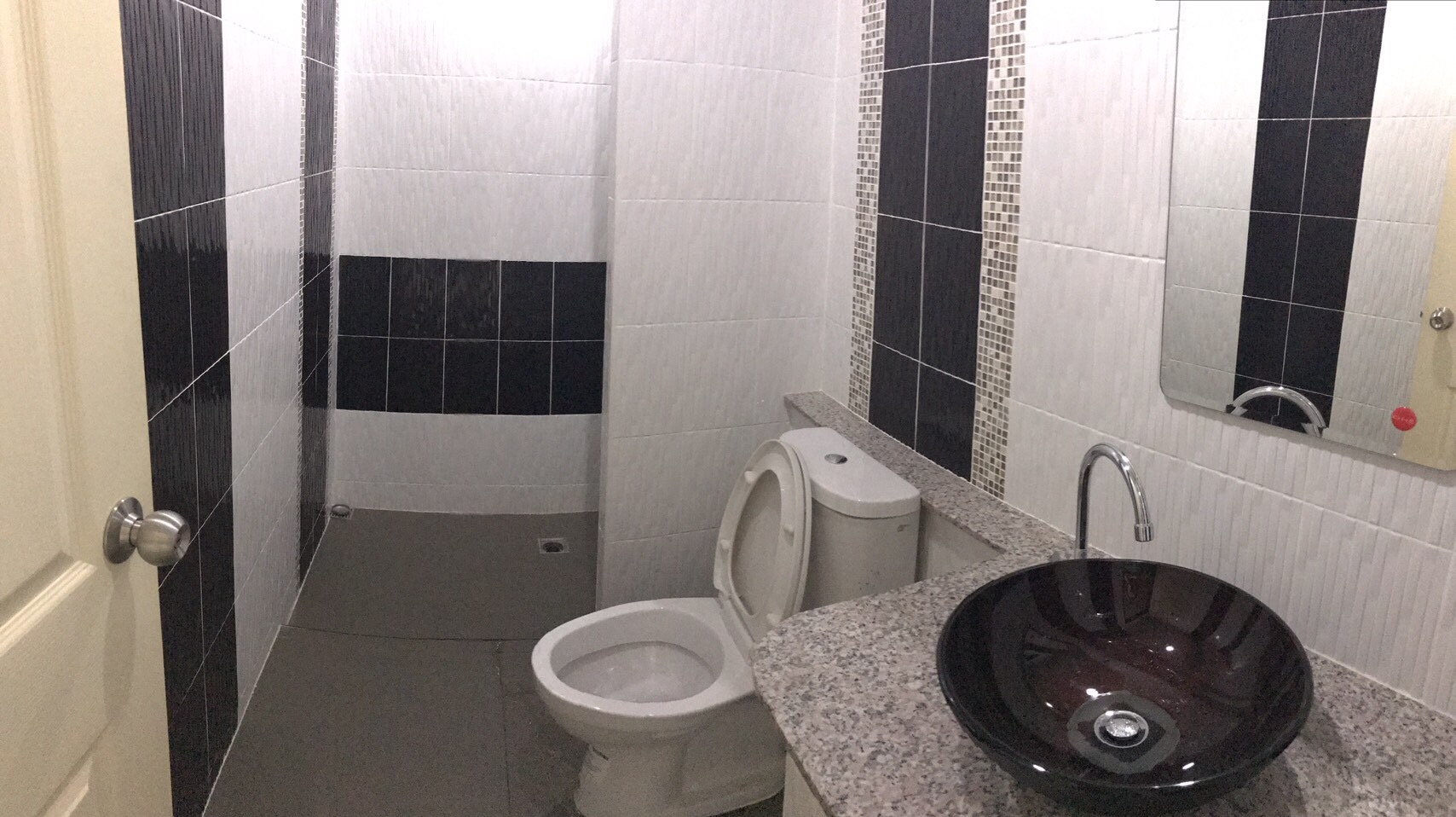 ขาย/ให้เช่าอาคารพาณิชย์ใหม่ 3 ชั้นครึ่ง ทำเลดี สันติธรรม ข่วงสิงห์ เจ็ดยอด ตลาดธานินทร์ อ เมือง เชียงใหม่