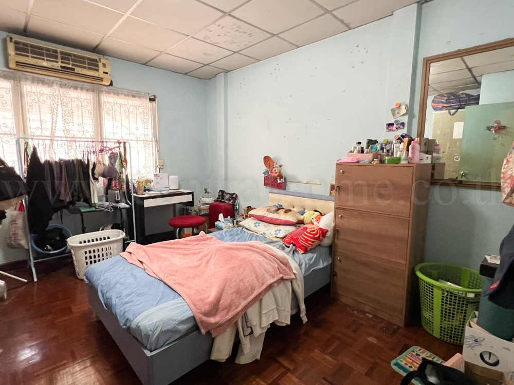 ทาวน์เฮาส์ เอเวอร์กรีน บางนา - ตราด 56 หลังริม 2 หลัง ตีทะลุ