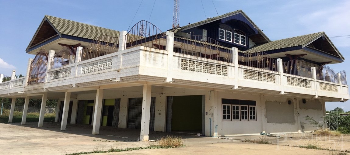  โกดังให้เช่า คุ้มค่ามาก พร้อมบ้านพักคนงาน แข็งแรง ติดถนนใหญ่ ถนนกว้าง