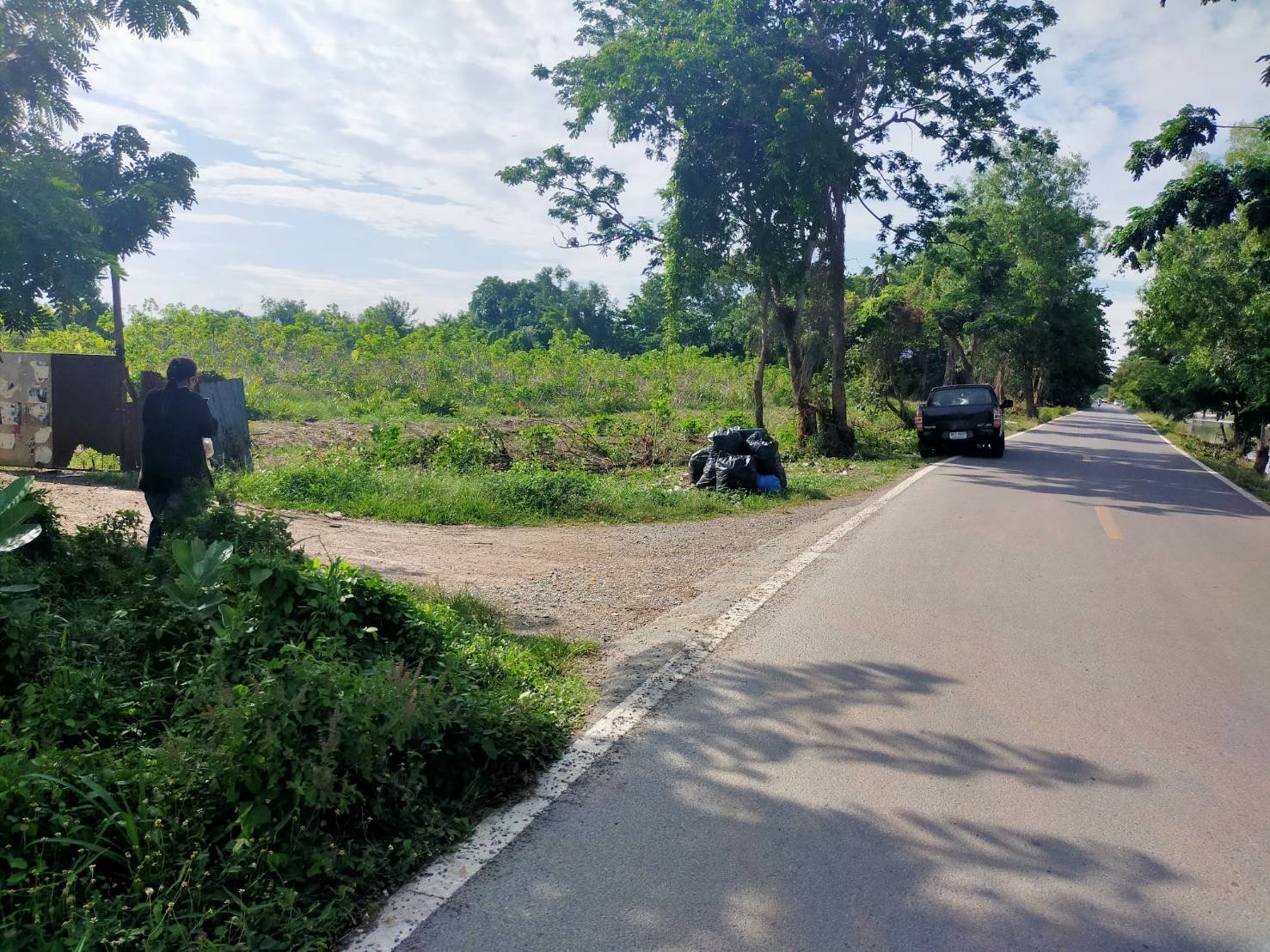 ขายที่ดินเปล่า 29 ไร่ ติดถนนเลียบคลองสี่ คลองหลวง ที่สี่เหลี่ยมสวย  