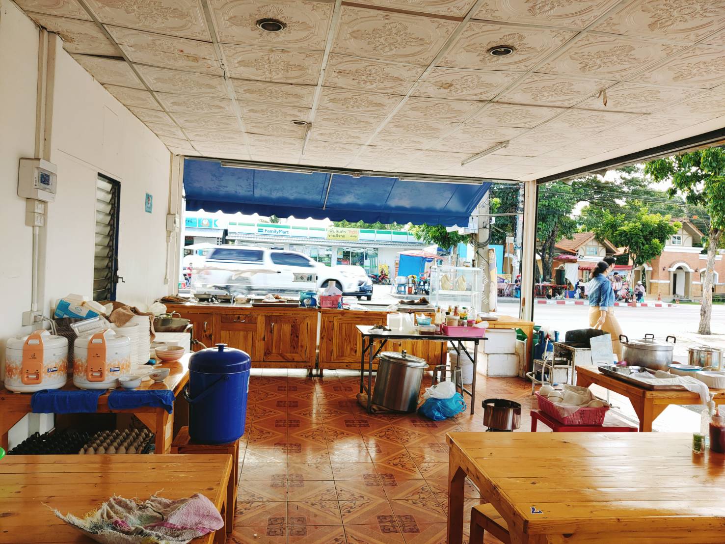 เซ้งกิจการ ร้านข้าวหมูทอดฮ่องเต้ ติดถนน บางบอน5