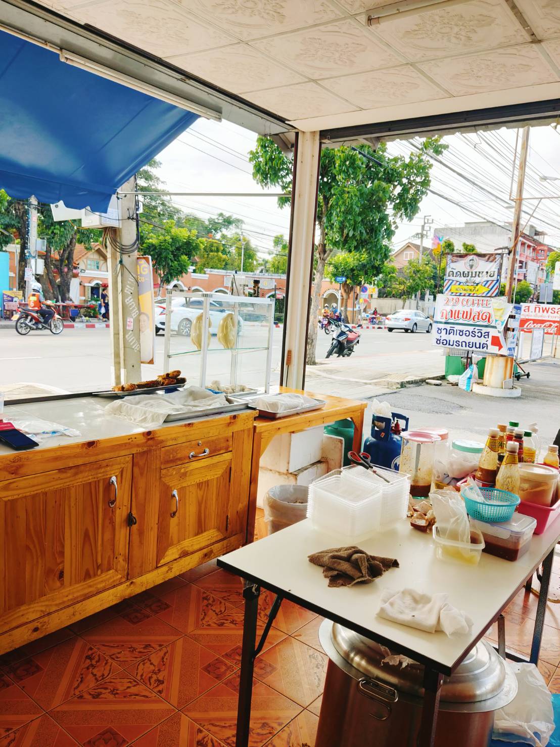 เซ้งกิจการ ร้านข้าวหมูทอดฮ่องเต้ ติดถนน บางบอน5