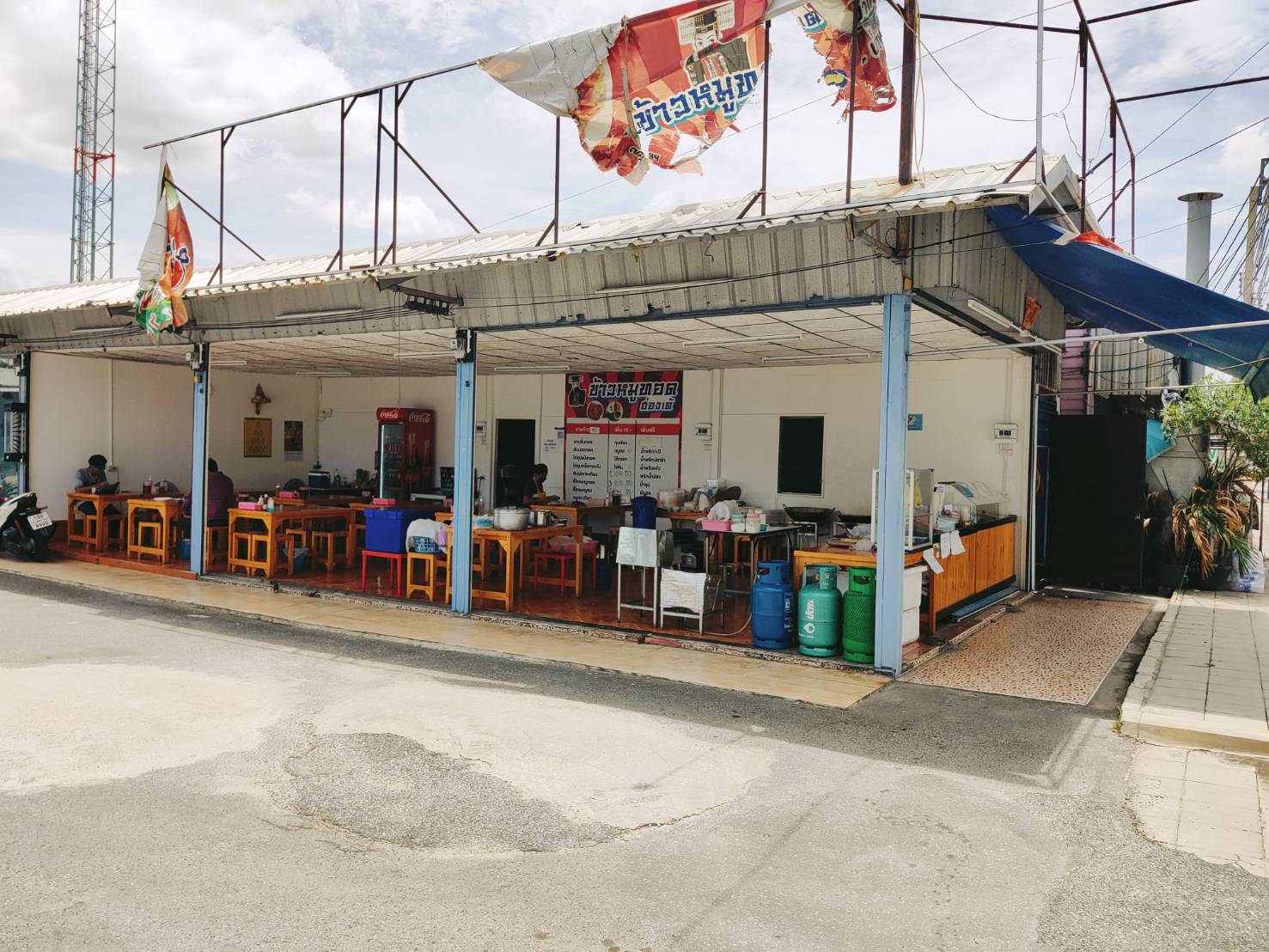 เซ้งกิจการ ร้านข้าวหมูทอดฮ่องเต้ ติดถนน บางบอน5