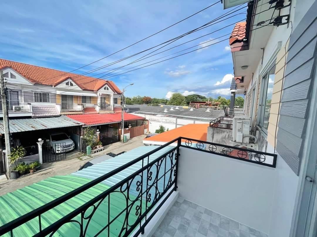 หมู่บ้าน ณ นนท์ ต้นซอยวัดลาดปลาดุก ทาวน์เฮาส์ 2 ชั้น 23ตรว.