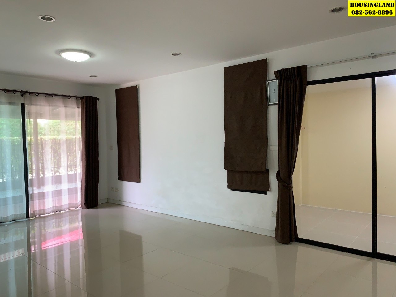 ขายบ้านเดี่ยว 2 ชั้น หลังใหญ่  หมู่บ้านพฤกษาดีไลท์วิลเลจ 39 ย่านลำลูกกา คลองสามติดถนนใหญ่ลำลูกกา  ตำบลลาดสวาย อำเภอลำลูกกา จังหวัดปทุมธานี 
