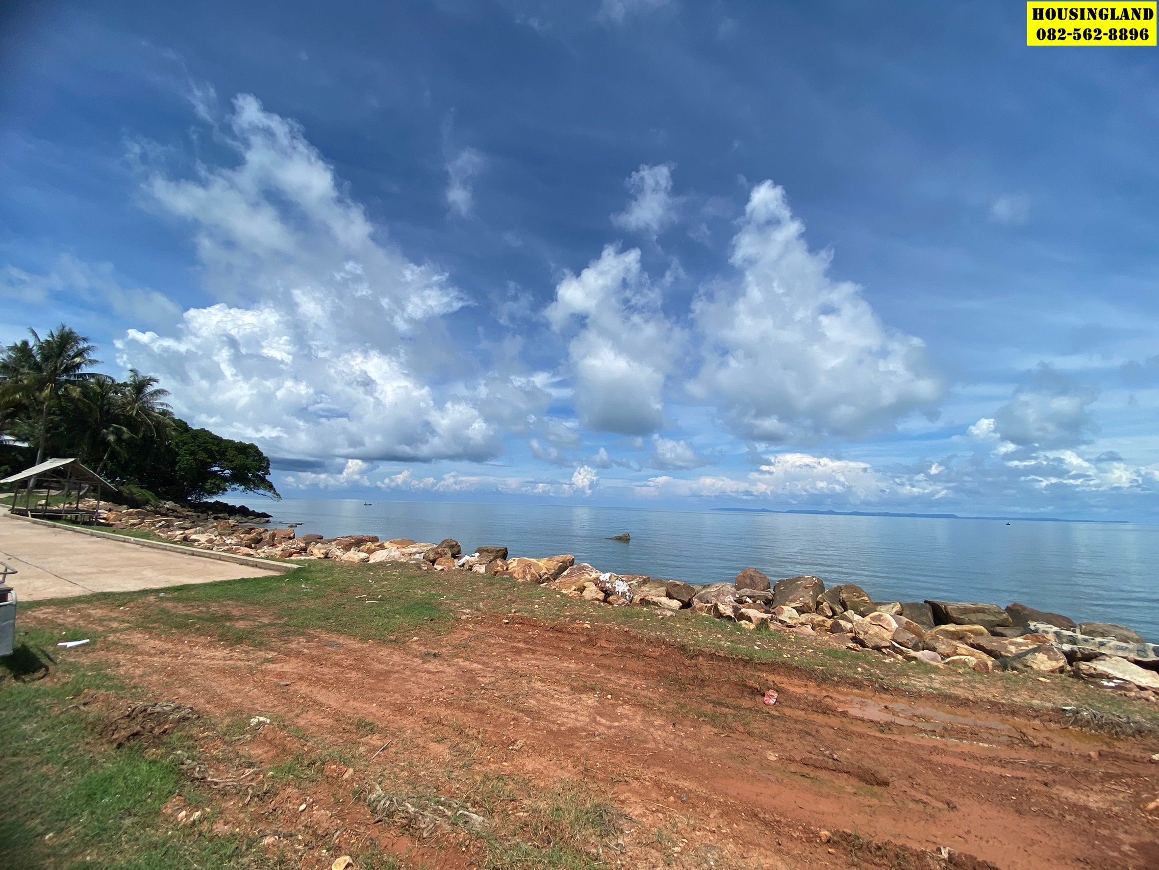 ขายที่ดินสวย ติดทะเล  4 ไร่ 2 งาน 2 ตารางวา - ตำบลหาดเล็ก อำเภอคลองใหญ่ จังหวัดตราด 