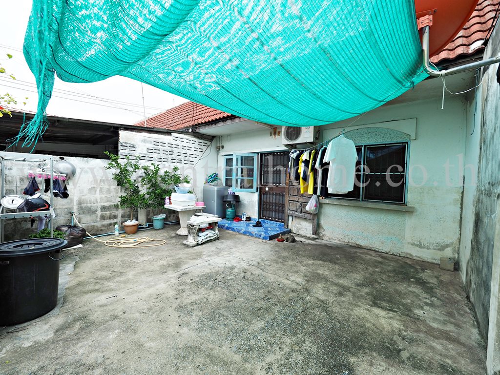 ทาวน์เฮ้าส์ หมู่บ้าน ร่มเย็น คลอง 2 ถนน ลำลูกกา 11