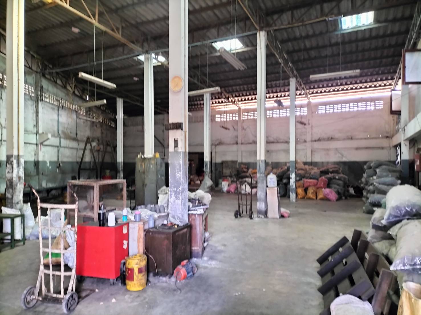 ให้เช่าโรงงาน(มีรง.4) ซอยบางกระดี่ 32 พระรามที่ 2 เขตบางขุนเทียน เนื้อที่รวม 0-3-72.9 ไร่